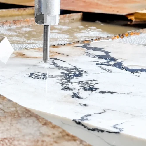 Marqueterie en pierre frittée découpée au jet d'eau (3)